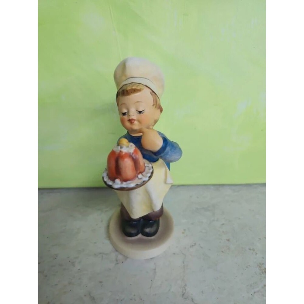 Hummel Goebel Baker made in Germany signed